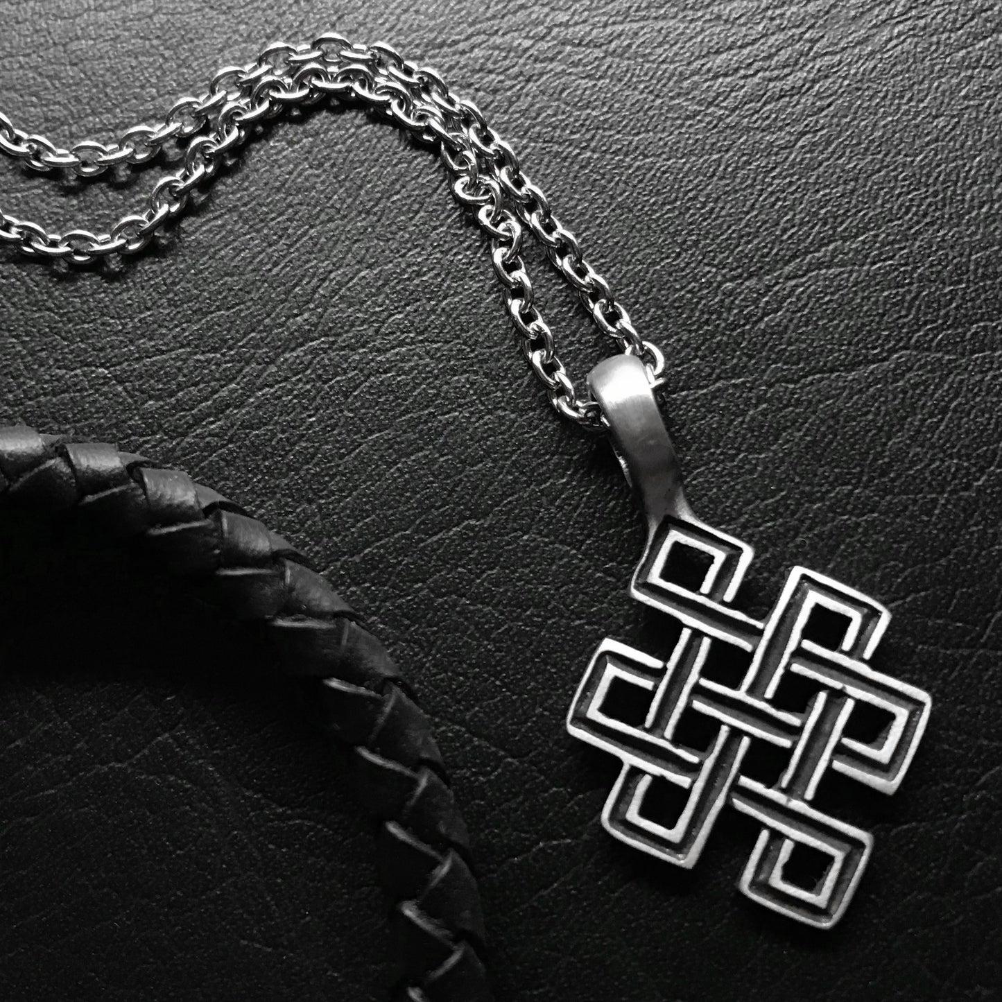 Mens Vertical Celtic Knot Necklace