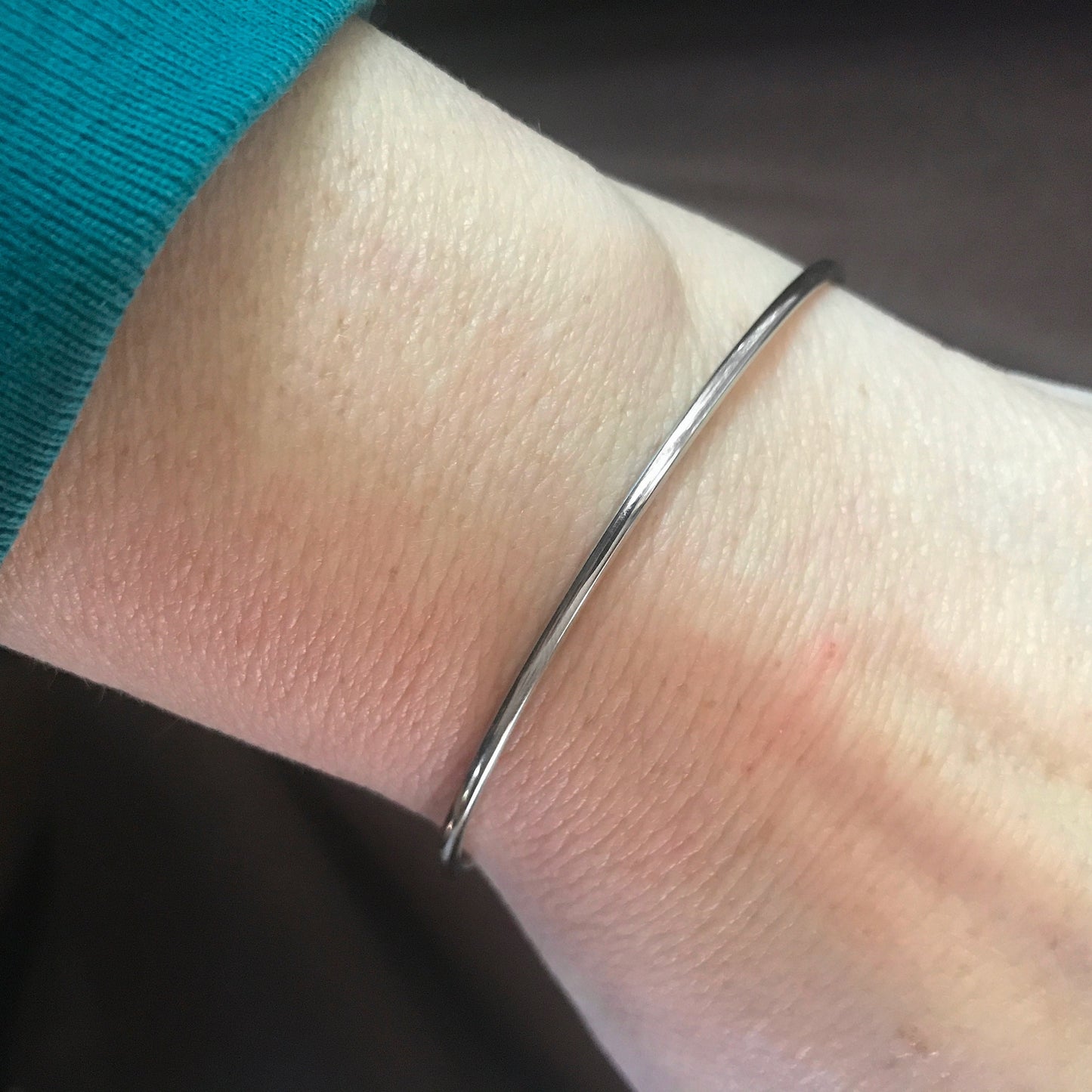 Stainless Steel Bangle Bracelet Woman, Thin Non Tarnish Silver Bracelets, Stacking Bangles, Single Metal Bracelet, Large Wrist Size Option