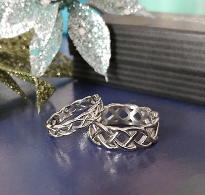 Womens Braid Infinity Ring , Stainless Steel Jewelry, Unique Wedding Band, Irish Weave, Girlfriend Gift, Romantic Jewelry