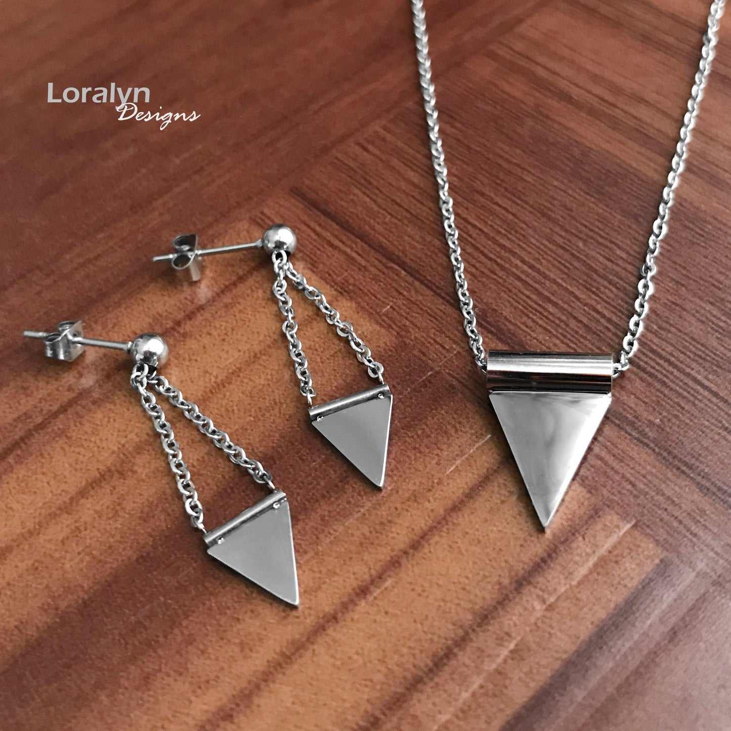 Small Stainless Steel Simple Triangle Necklace, Feminine Symbol, Spike Necklace, Minimalist Style, Gift for Fashionista