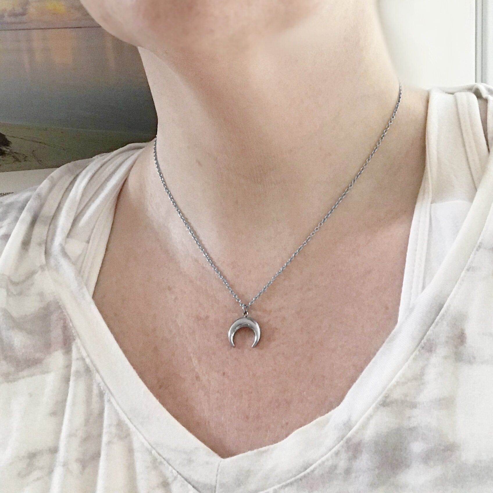 Upside Down Moon Necklace, Double Horn Jewelry, Crescent Pendant, Layering Necklace, Minimalist Style, Half Moon