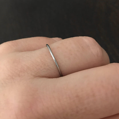 Thin Stainless Steel Ring, Plain 1mm Stacking Ring, Simple Minimalist Jewelry, Silver Wedding Band, Non Tarnish, Waterproof