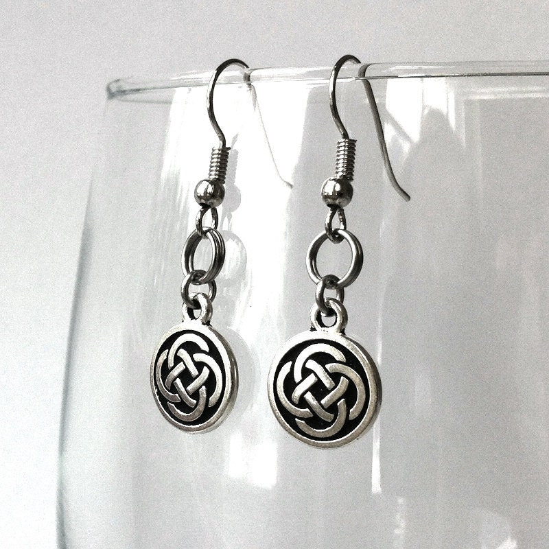 Celtic Earrings for Women, Black Dangle Earrings, Irish Jewelry, Celtic Knot Design, Gift for Girlfriend, Stainless Steel Ear Wires